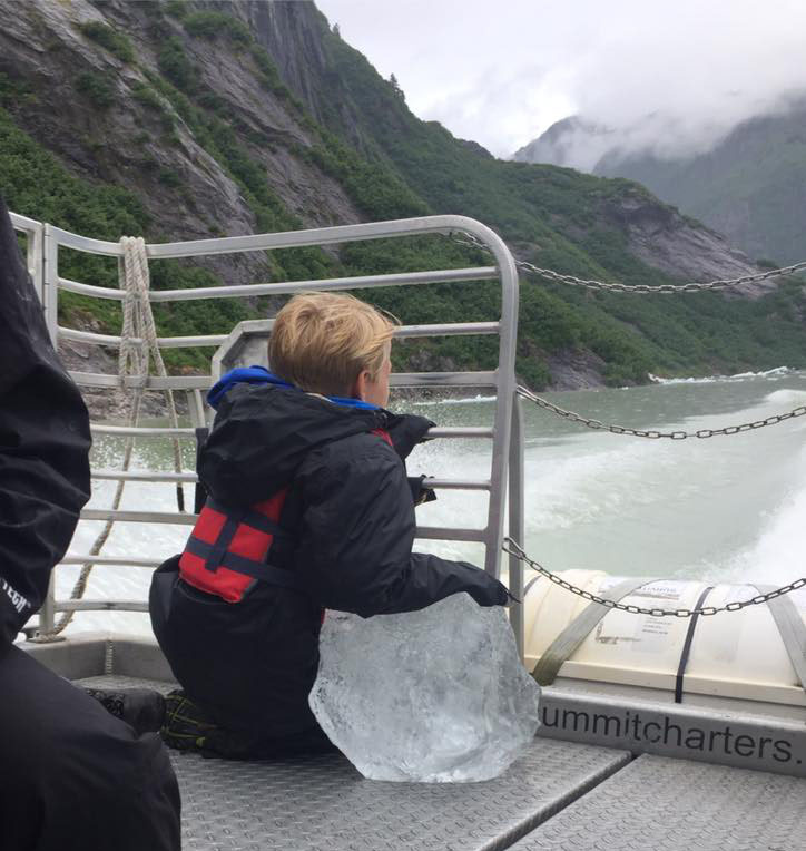 departing-shakes-glacier